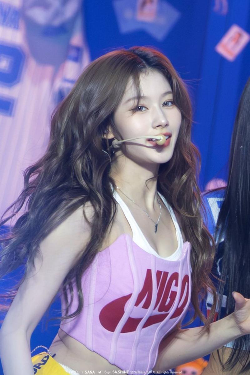 트와이스 사나