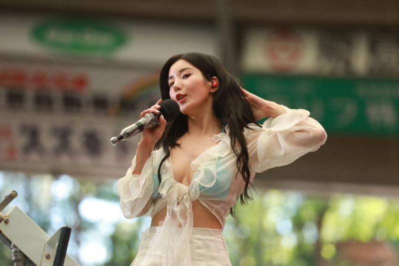 권은비 도쿄 워터밤 공연