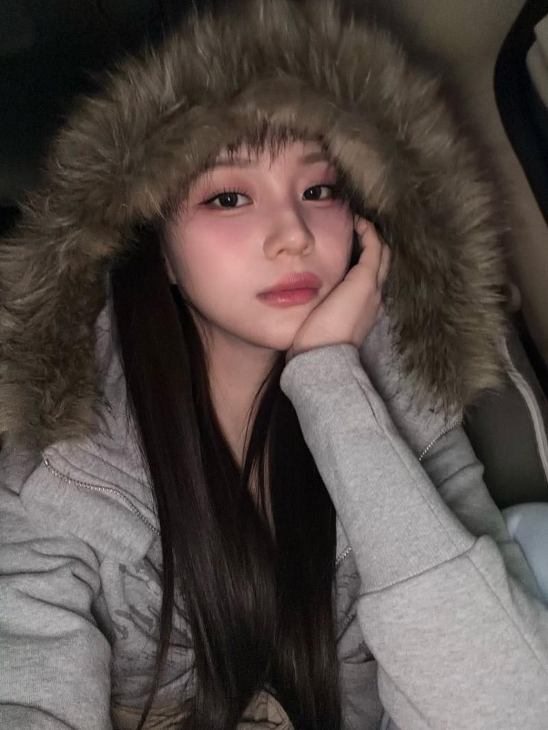 엄지 VIVIZ비비지 인별