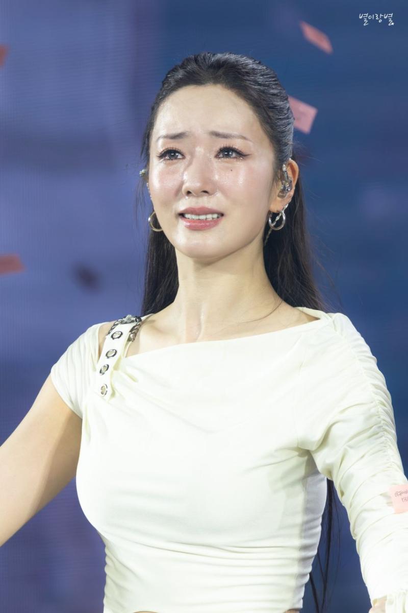 콘서트 도중 눈물 터진 보미 (에이핑크)