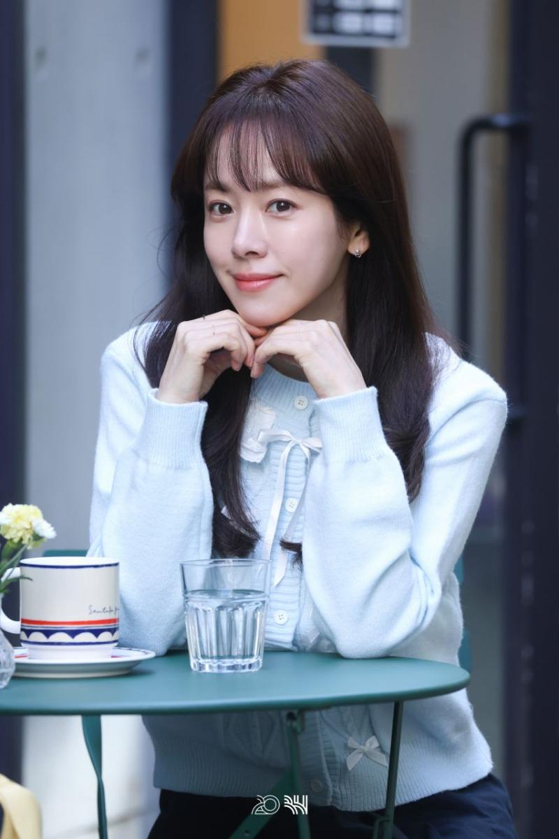 한지민 박성훈 미혼남녀의효율적만남 포스터촬영 비하인드