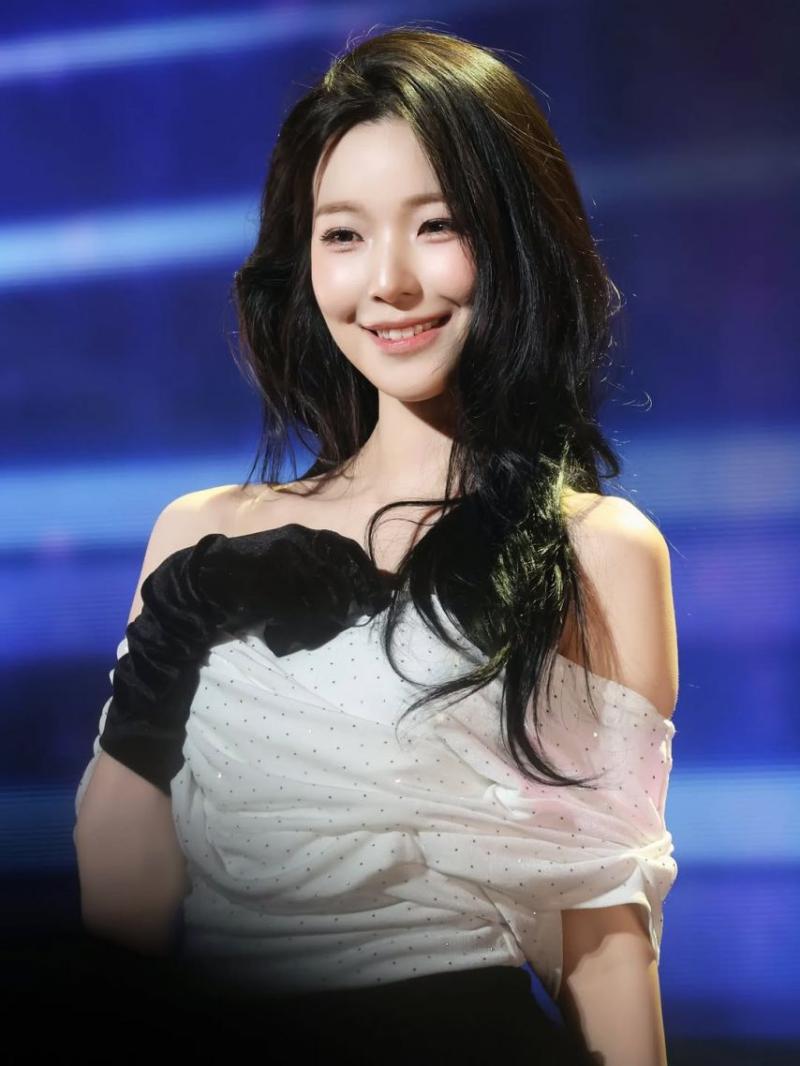 프로미스나인 (fromis_9) 백지헌