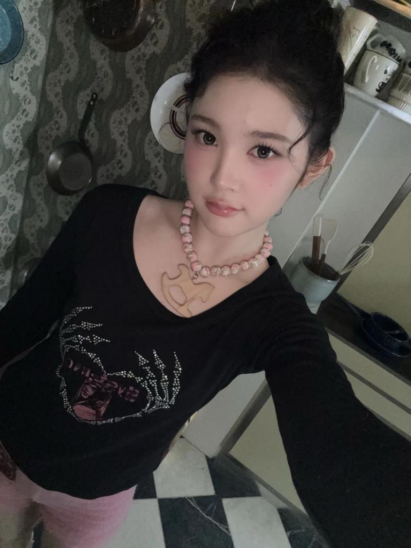 하츠투하츠 에이나