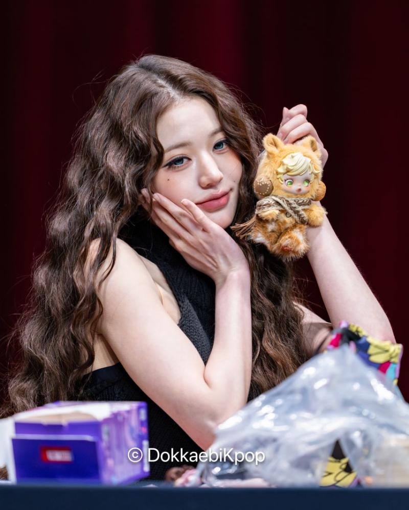 장원영 260308 팬사인회