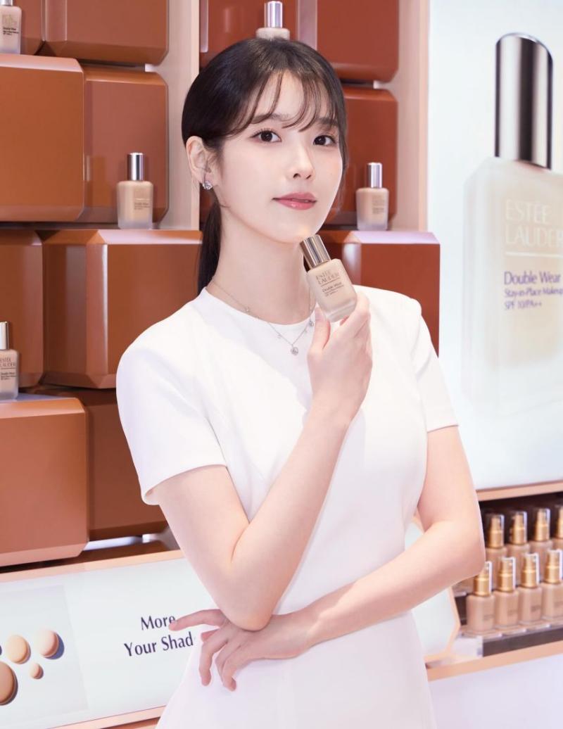 아이유 에스티로더/ 아이유 변우석 21세기대군부인 디즈니+