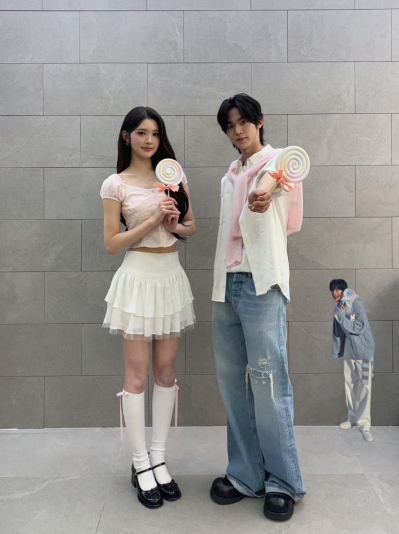 하츠투하츠 에이나, 제베원 규빈, 투어스 도훈