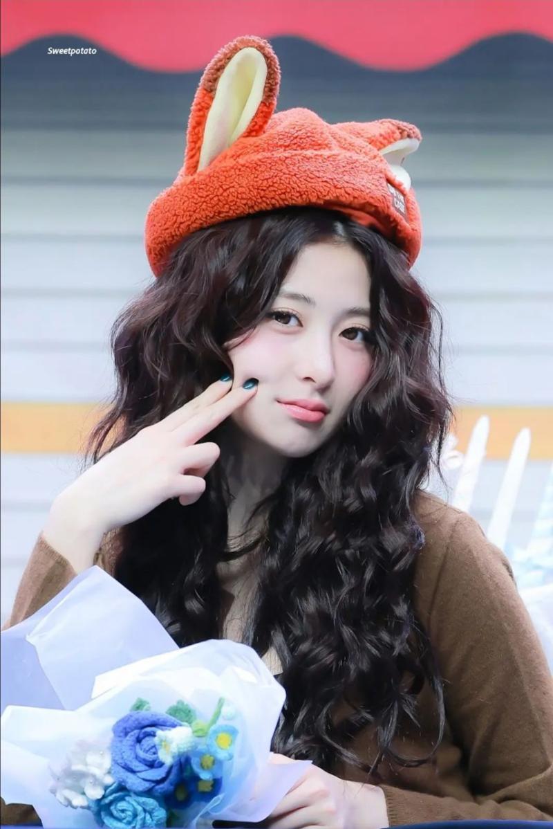 르세라핌 허윤진