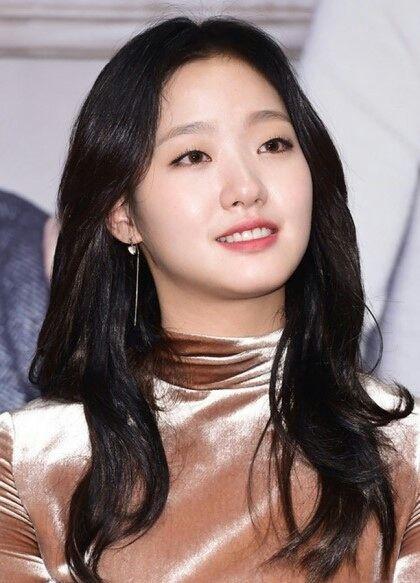 배우 김고은
