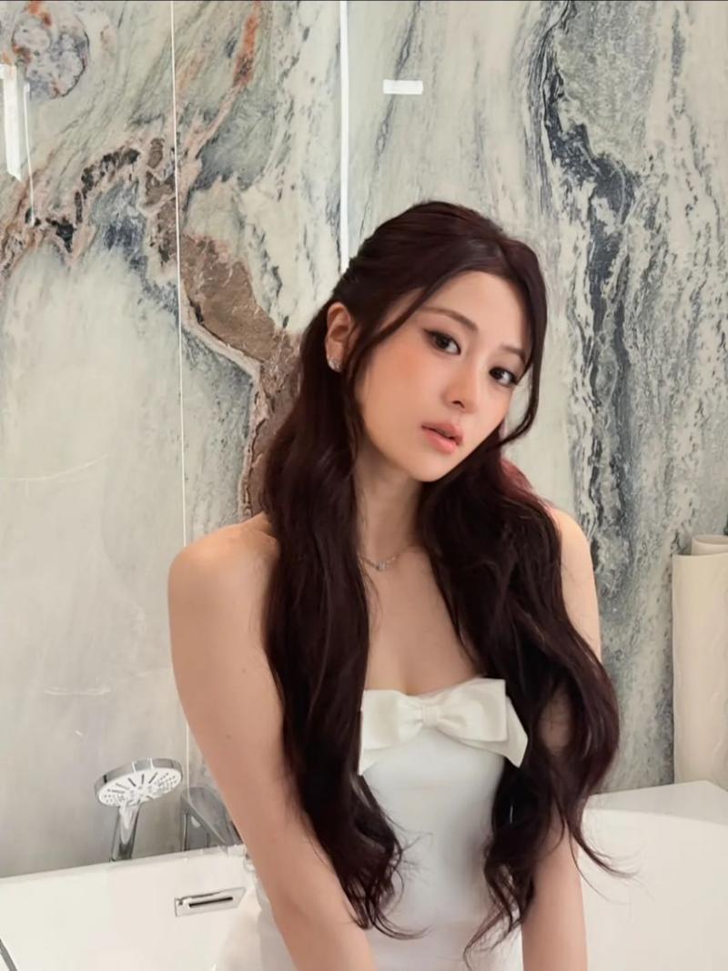 르세라핌 허윤진