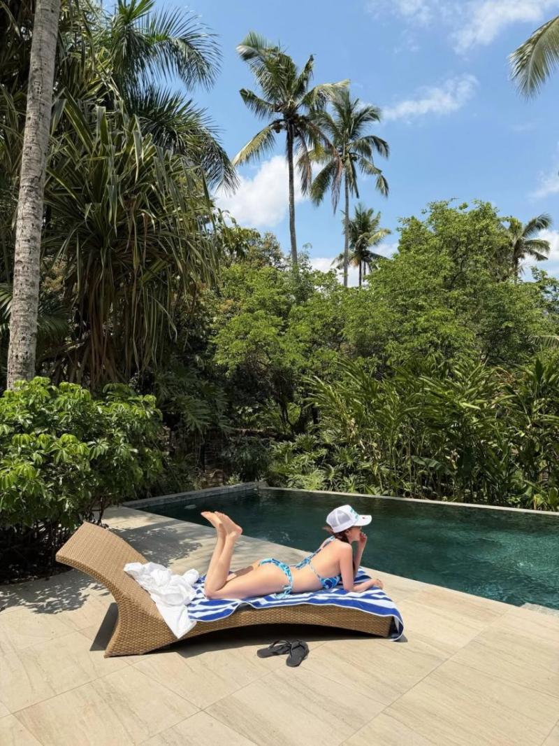 산다라박 인스타 최근 비키니.jpg