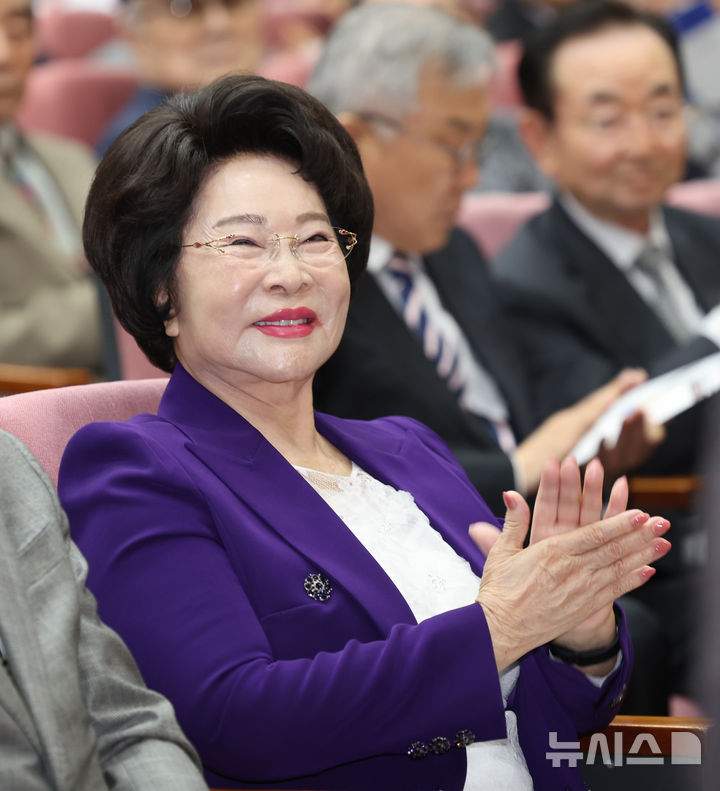 이길여 회장 최근 사진 .jpg