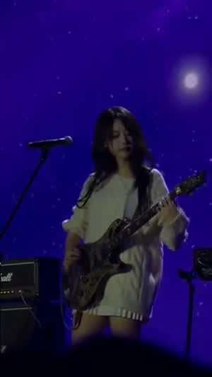 QWER 히나