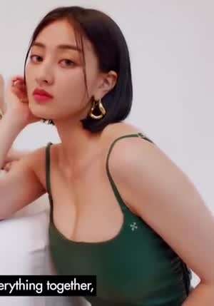 묵직한 녹색 나시 원피스 트와이스 지효