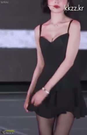 파인 원피스 레드벨벳 조이