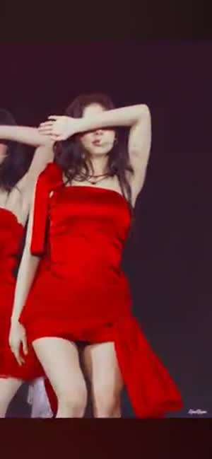 섹시 매력 뿜뿜 레드 프로미스나인 이나경