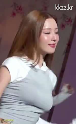 배꼽 보이는 묵직함 에이핑크 윤보미