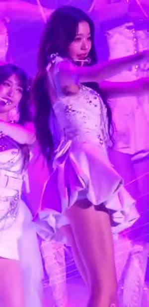 아이브 장원영 매끈한 허벅지