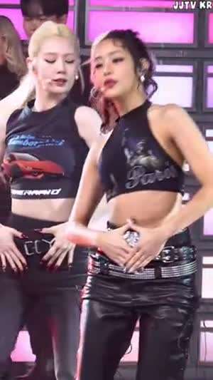 홀터넥 크롭 민소매 슬랜더 겨드랑이 아이들 민니.mp4