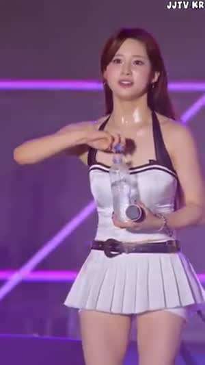 홀터넥 땀에 젖은 가슴골 라잇썸 나영.mp4