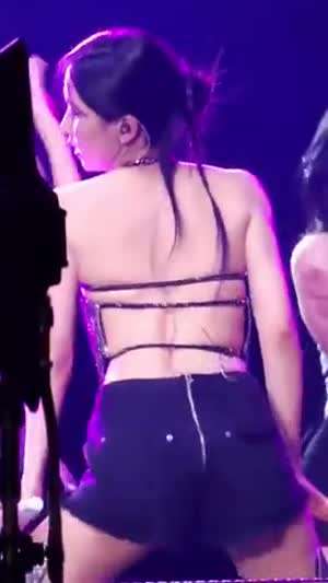 뒤에서 보는 트와이스 미나의 트월킹 스킬