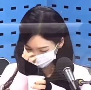 에스파 카리나 코 찡긋 모음.mp4