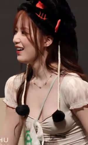 여자아이들 슈화 니플패드 노출.mp4