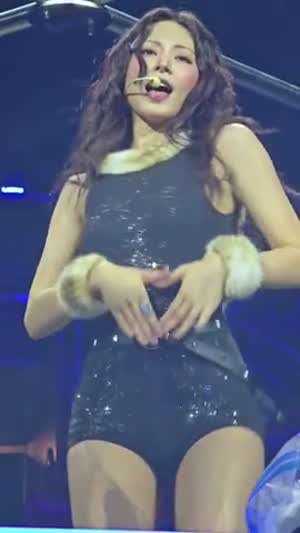 시원한 등 탄탄한 허벅지 뒤태 트와이스 쯔위 (약스압)