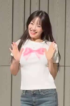 츄 흰 반팔티 봉긋한 가슴 잡고 흔들어 주는 안무 바운스.mp4