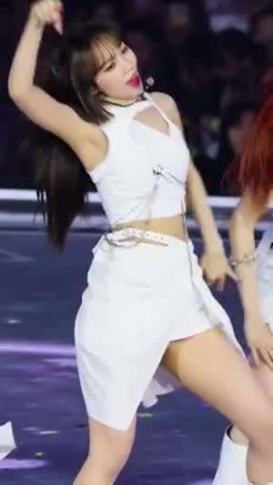 시선집중] 르세라핌 김채원  흰 속바지.mp4