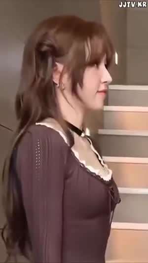 레드벨벳 웬디 집중하게 하는 옷틈...mp4