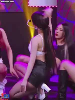 비비지, 은하.. 레전드 무대 의상 ㄷㄷㄷ.gif