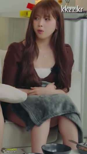 담요 덮은 엔믹스 지우