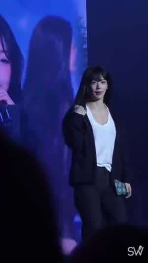 사운드 체크하는 프로미스나인 이채영 미모