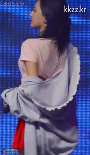 딸기축제라 딸기 옷 입은 하이키 휘서