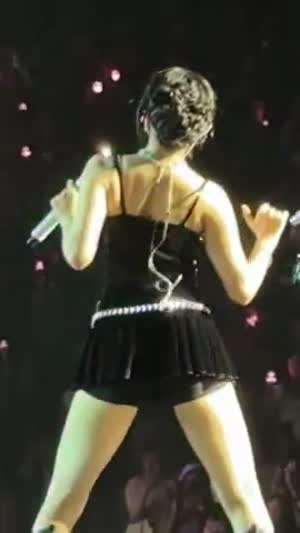 아이브 안유진 콘서트 뒤에서 보는 뒤태.mp4