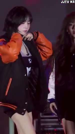 트리플에스 김나경 과잠속 민소매 유니폼 블랙 브라끈.mp4