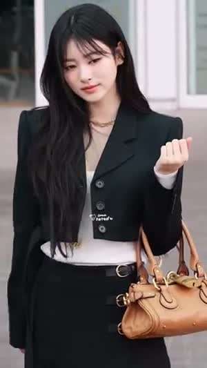 MEOVV (미야오) 안나