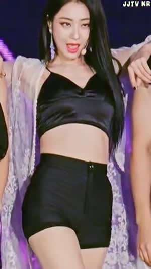 나인뮤지스 경리 색기 넘치는 눈빛 크롭 끈 슬립 나시