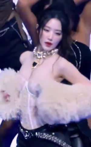 컵 코르셋 오프숄더 아이들 슈화 새하얀 피부