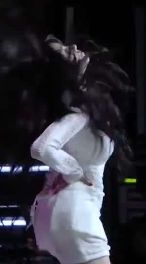 권은비 흰 테니스 치마 묵직하게 출렁이는 가슴 덜렁.mp4