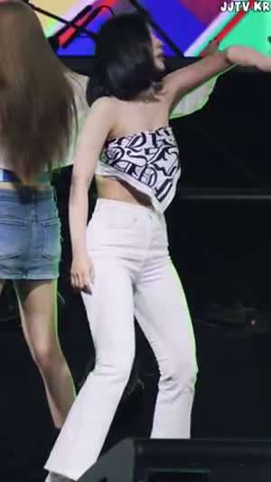 이제는 배우 앨리스 소희 손수건 튜브탑 백바지