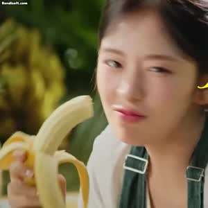 바나나 먹는 아이브 안유진