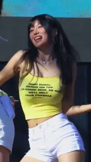 하이키 옐 워터밤 노란 끈나시 무게감 느껴지는 묵직한 출렁임.mp4