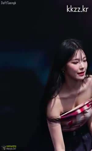 머리 젖은 프로미스나인 백지헌