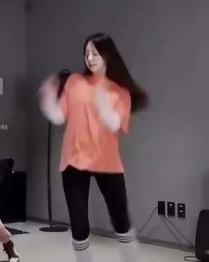 레깅스 입고 안무연습 하는 안소희.mp4