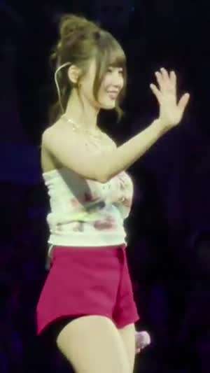 빨간 팬츠 검정 속바지 트와이스 사나