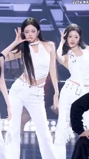 가죽 홀터넥 초커 민소매 겨드랑이 아이브 안유진.mp4