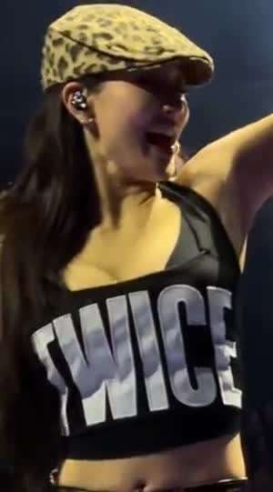 트와이스 지효 블랙 나시 묵직 가슴골 무빙.mp4