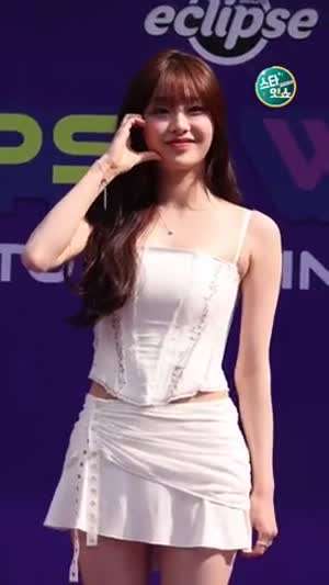 츄 이클립스 행사 화이트 코르셋 나시 윗 가슴골 프릴치마 허벅지.mp4