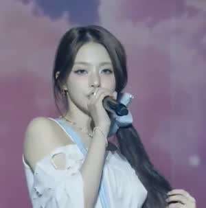 프로미스나인 이나경